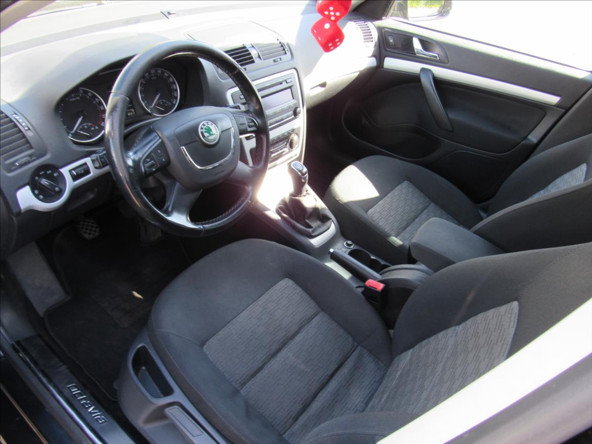 skoda-octavia-1-6-tdi-77kw-combi - 8