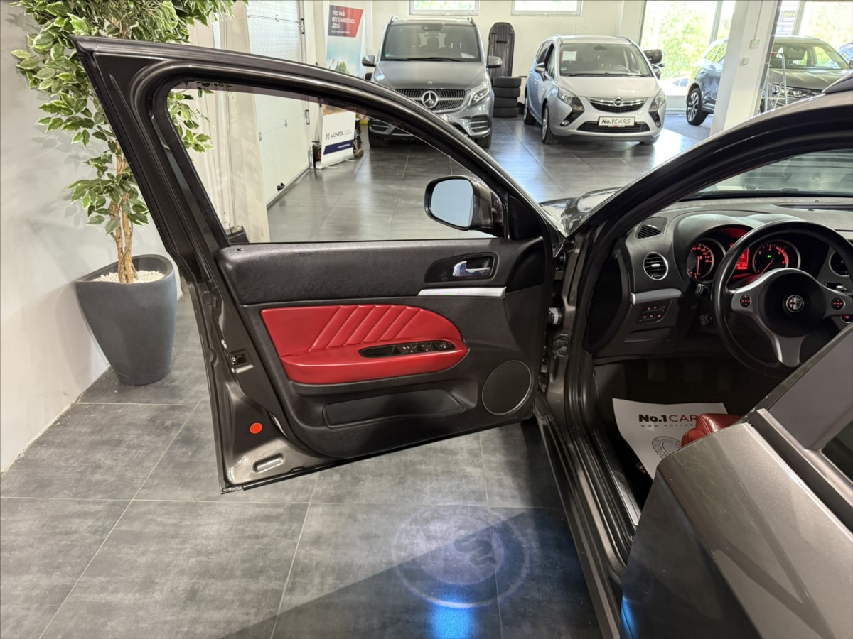 alfa-romeo-159-2-4-jtdm-v5-147-kw-bose-top - 5