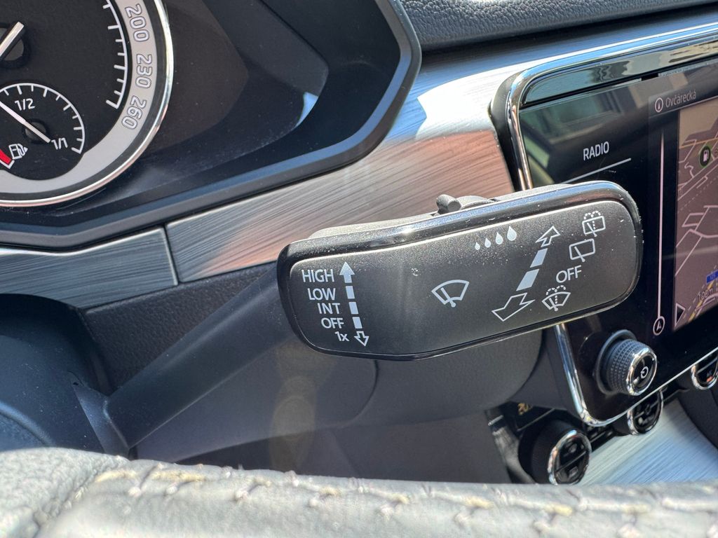skoda-superb-combi-1-5-tsi-ambition - 9