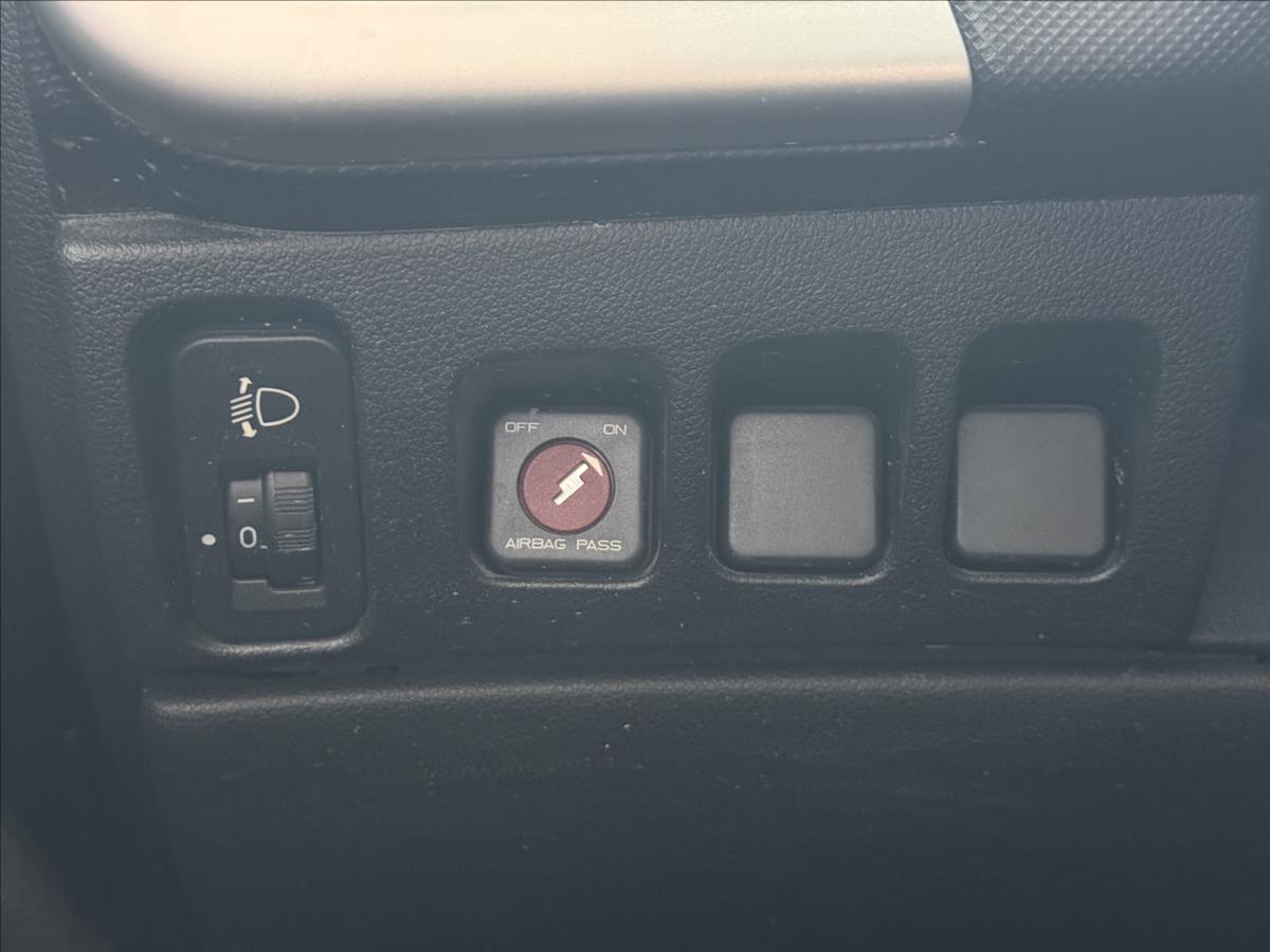 peugeot-206-1-1-servisni-knizka-1-majitel - 9