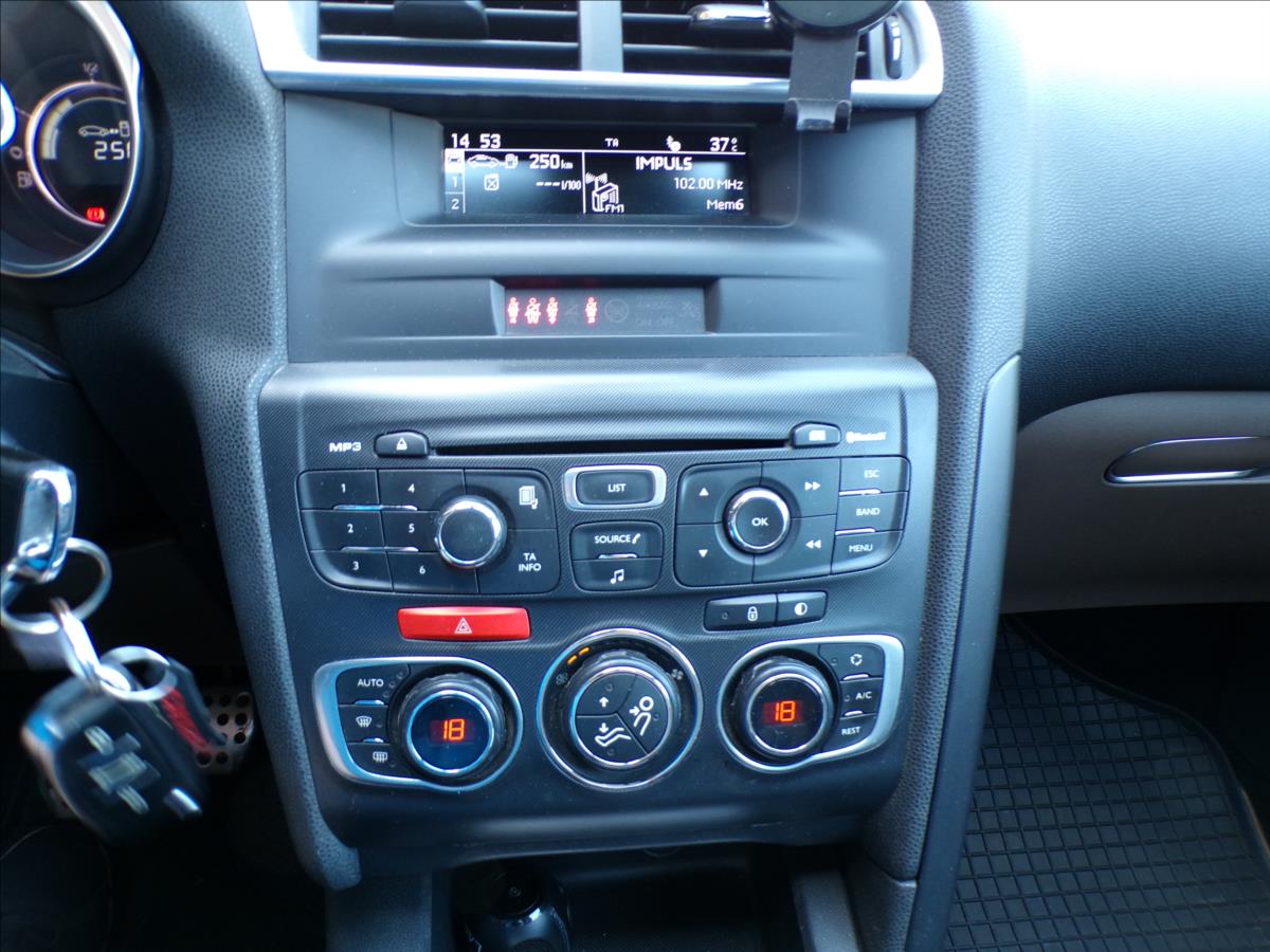 citroen-ds4-1-6-thp200 - 7