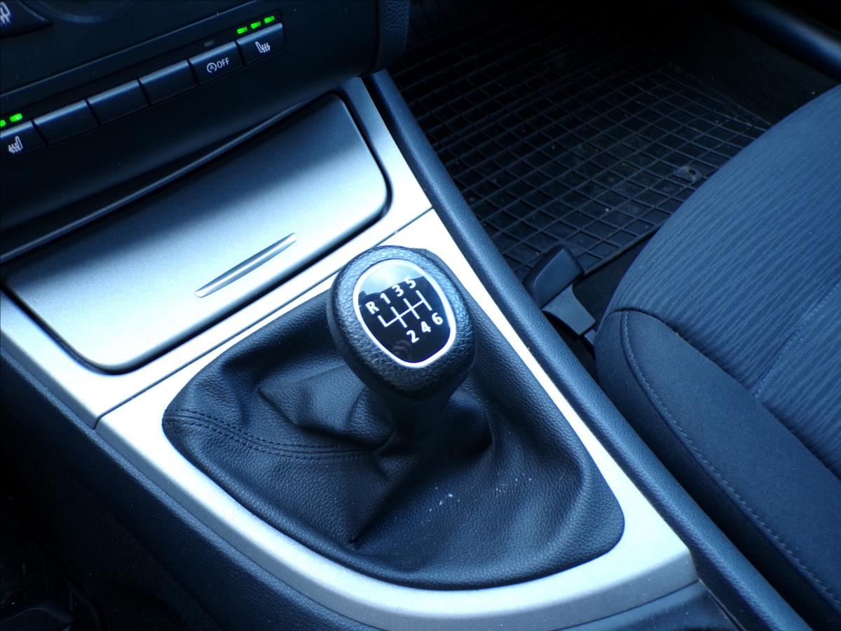 bmw-rada-1-1-6-116i-klimatizace - 9