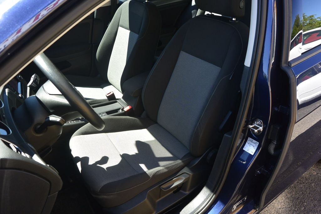 volkswagen-golf-1-2tsi-77kw - 9