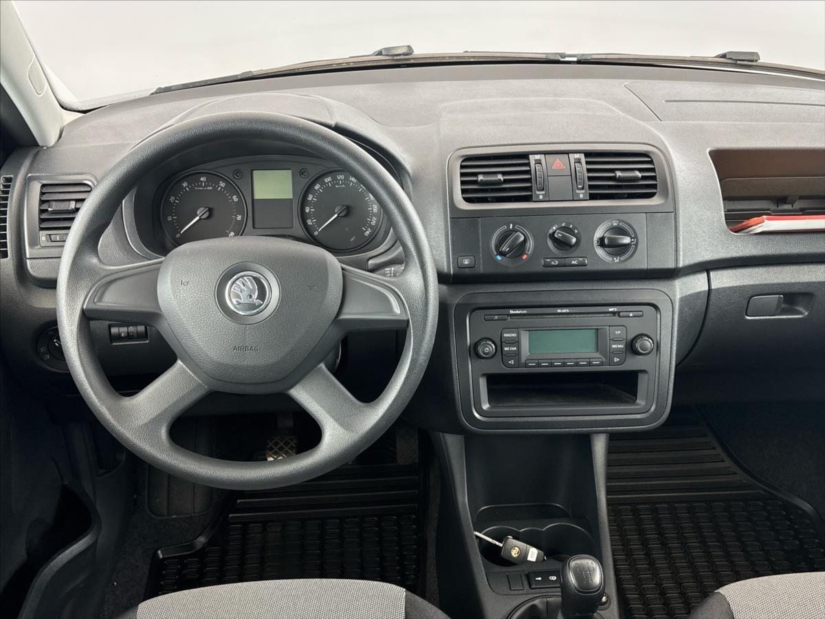 skoda-fabia-1-4-16v-fresh - 4