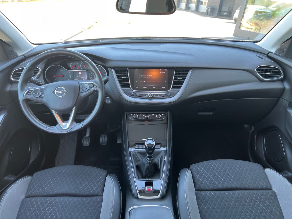 opel-grandland-x-1-2-130k-zaruka-servis-vybava - 2