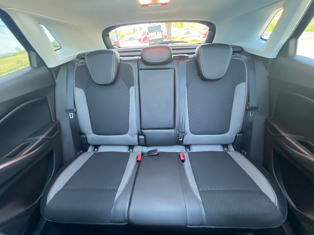 opel-grandland-x-1-2-130k-zaruka-servis-vybava - 6
