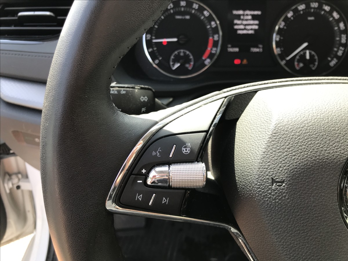 skoda-octavia-2-0-tdi-combi-ambition - 9