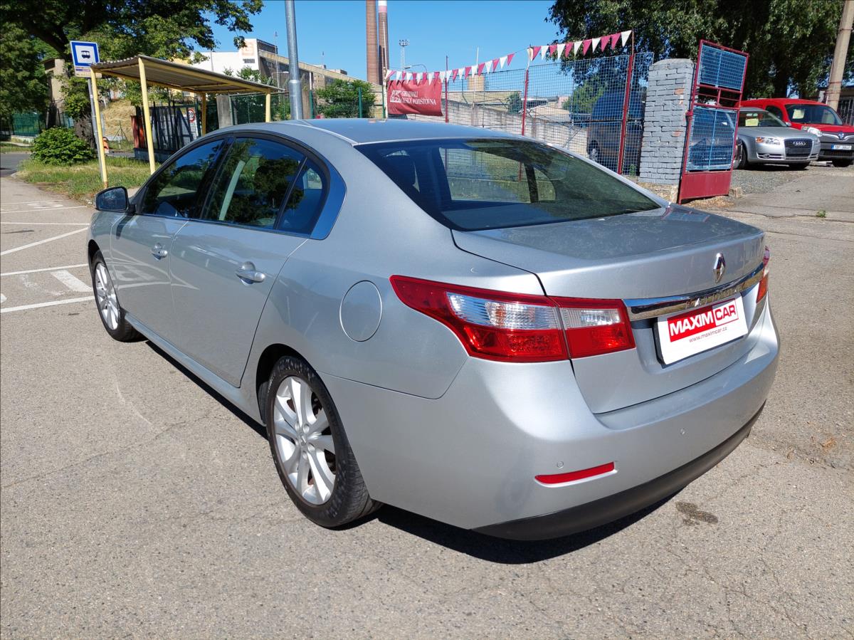 renault-latitude-2-0-dci-top - 5