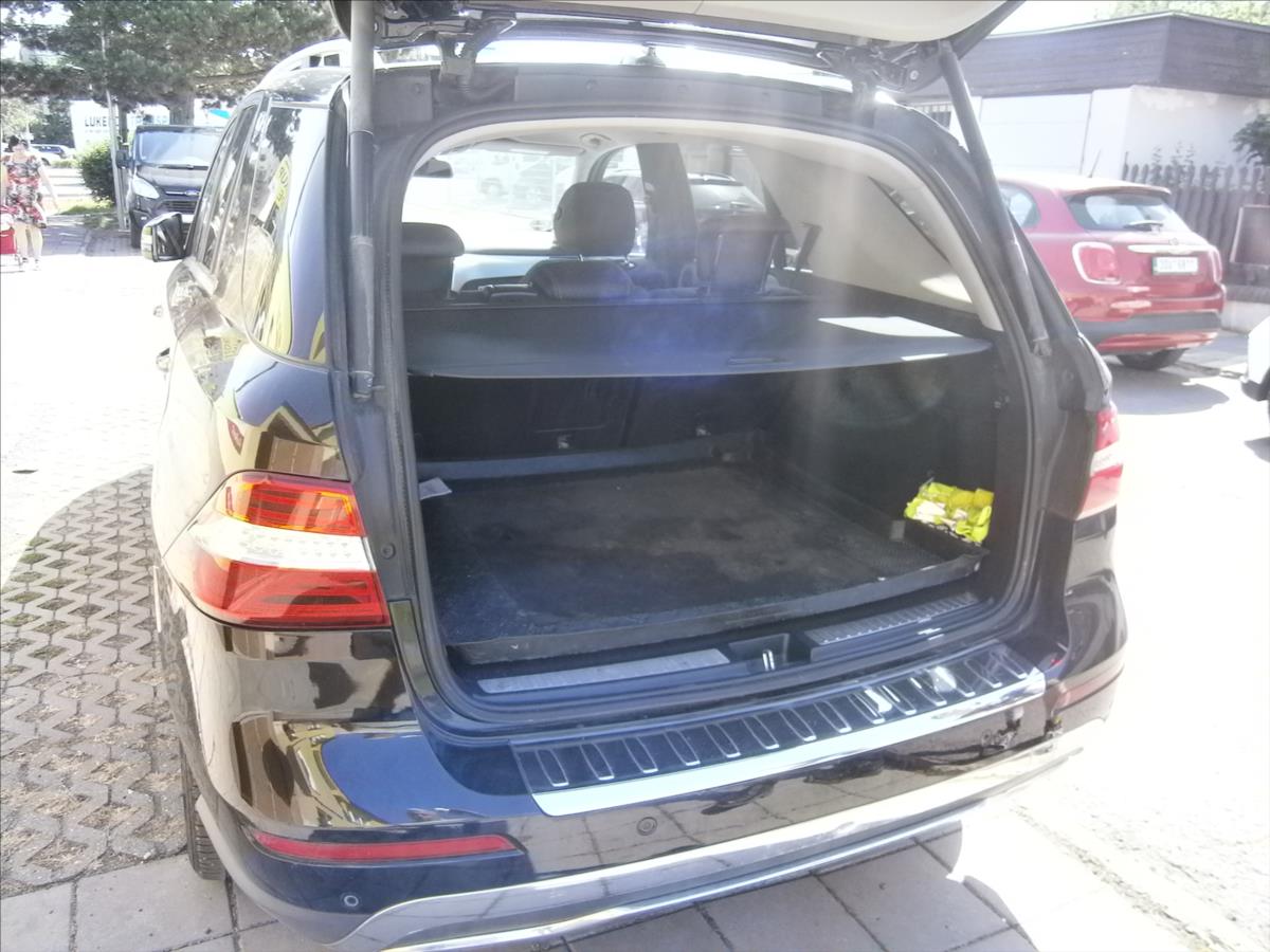 mercedes-benz-tridy-m-3-0-350-cdi-4-matic - 6