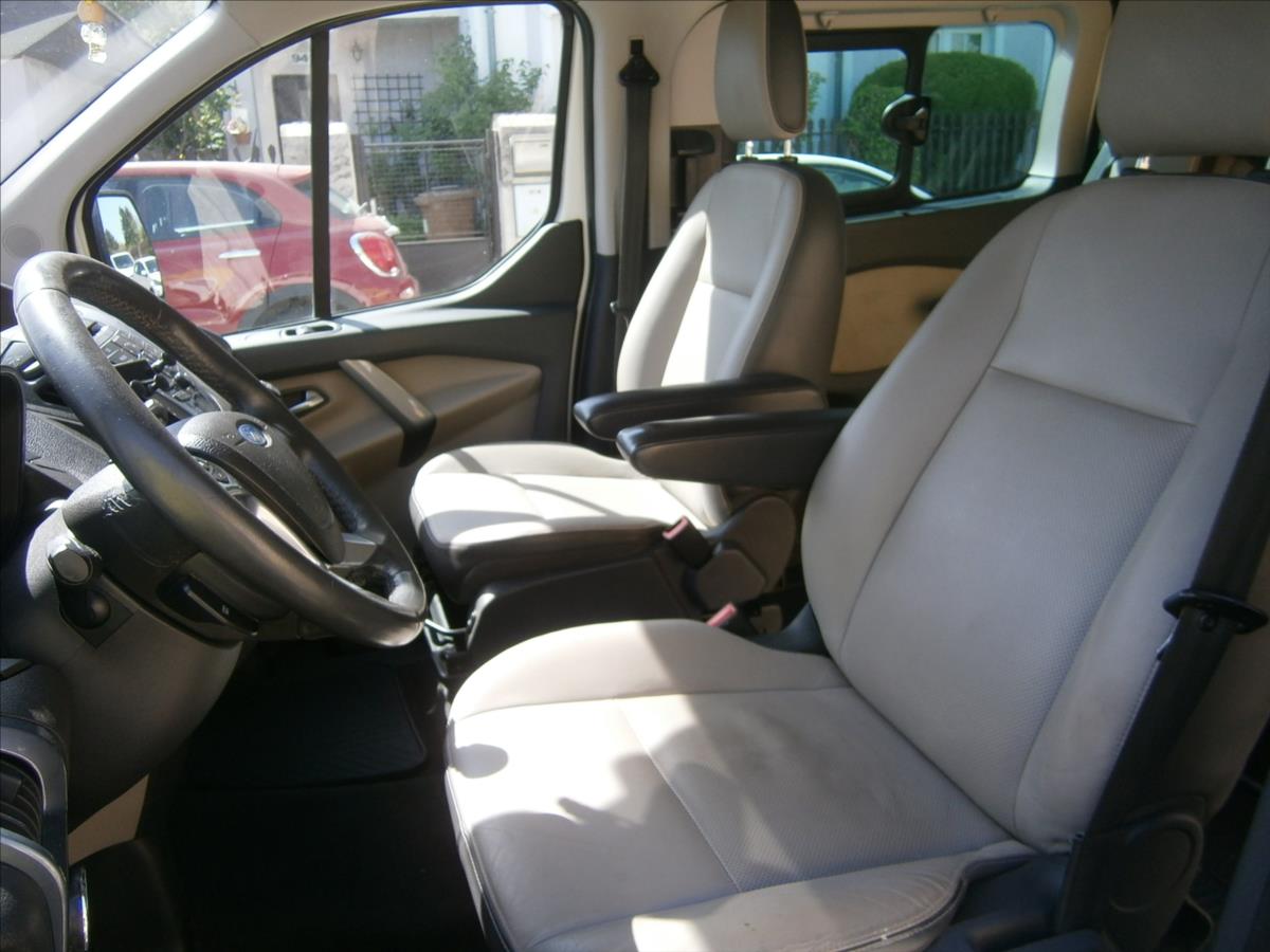 ford-tourneo-custom-2-2-tdci-titanium-8-mist-klima - 6