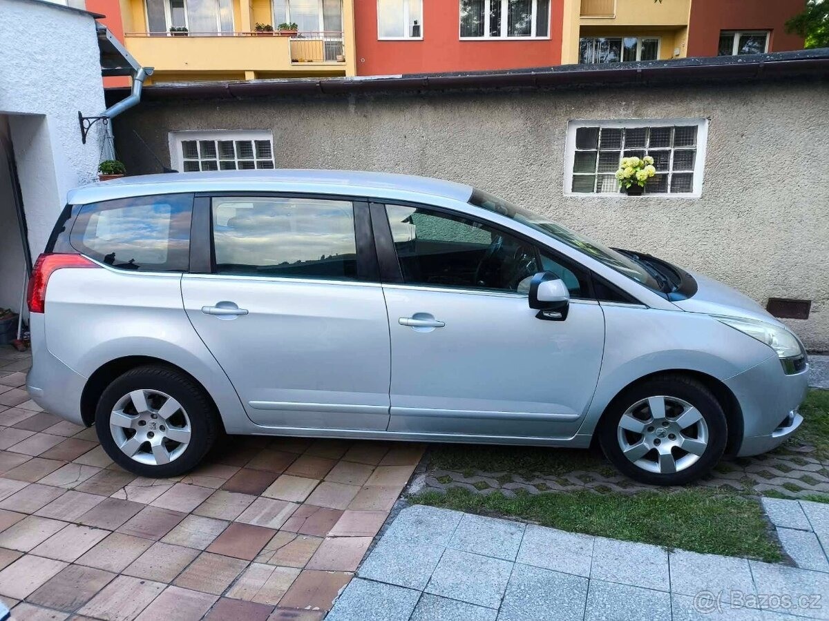 peugeot-5008-1-6-r-vyr-2010-nafta-hdi - 3