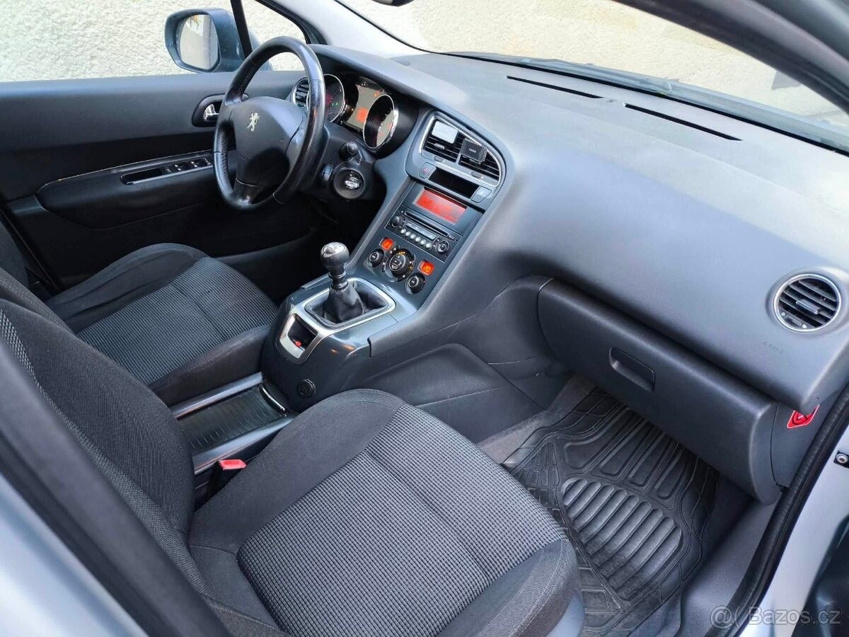 peugeot-5008-1-6-r-vyr-2010-nafta-hdi - 9