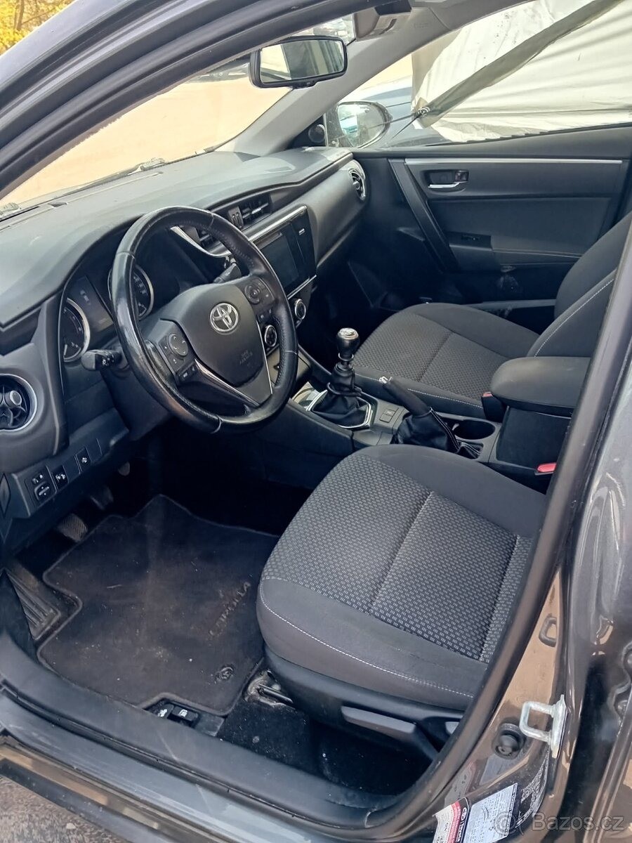 toyota-corolla-1-6-benzin - 3