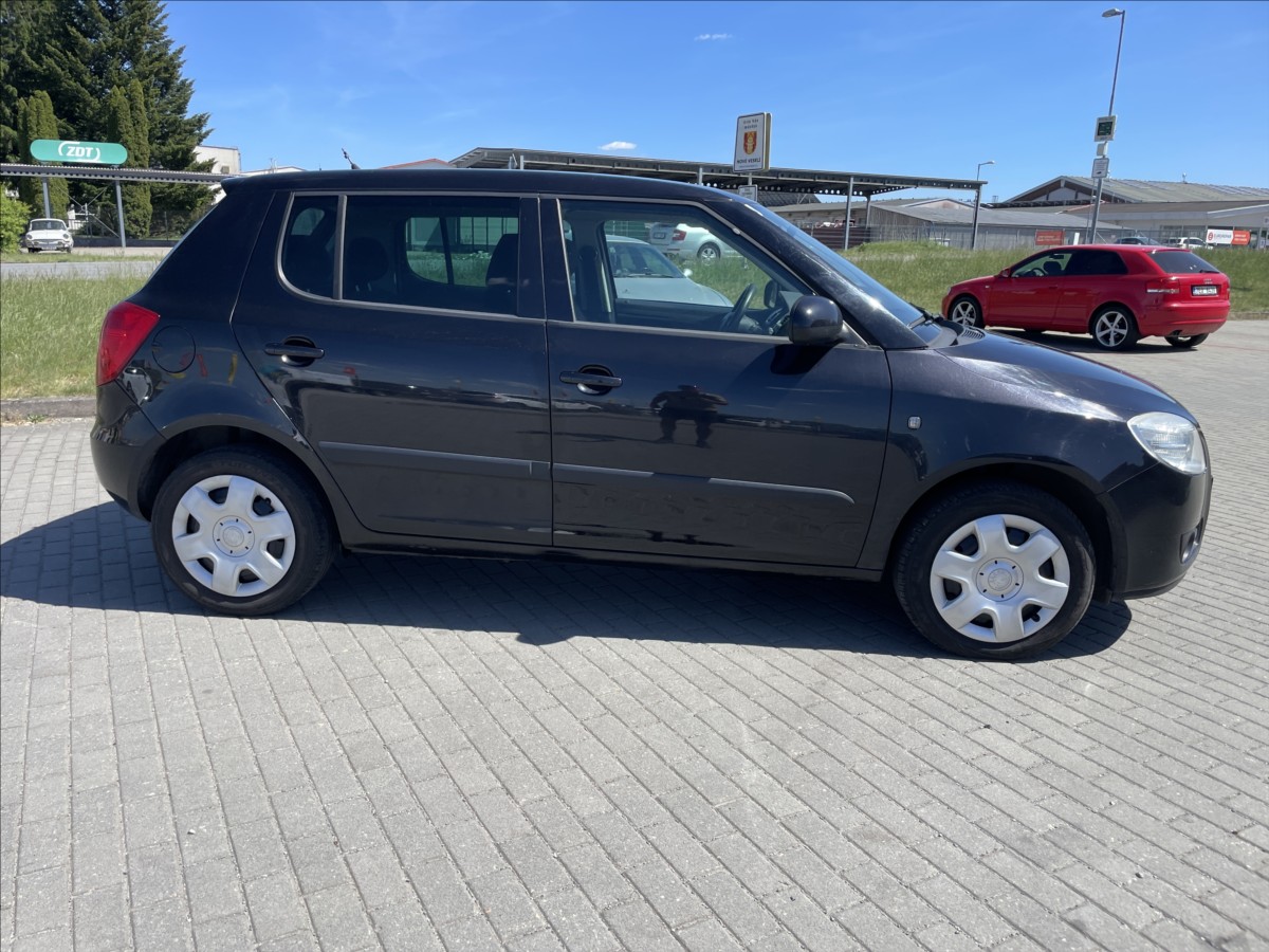 skoda-fabia-1-4-i-14v-sport-klima-esp-serviska - 4
