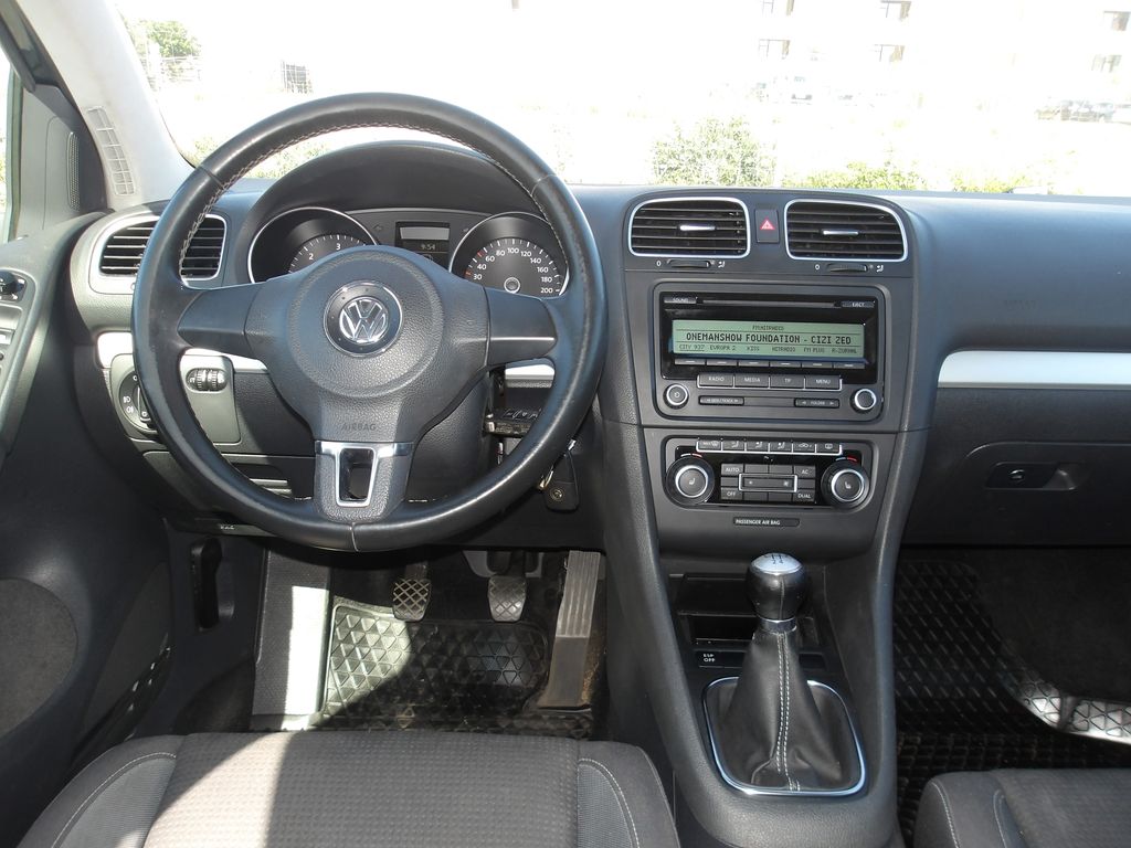volkswagen-golf-1-6tdi-77kw - 8