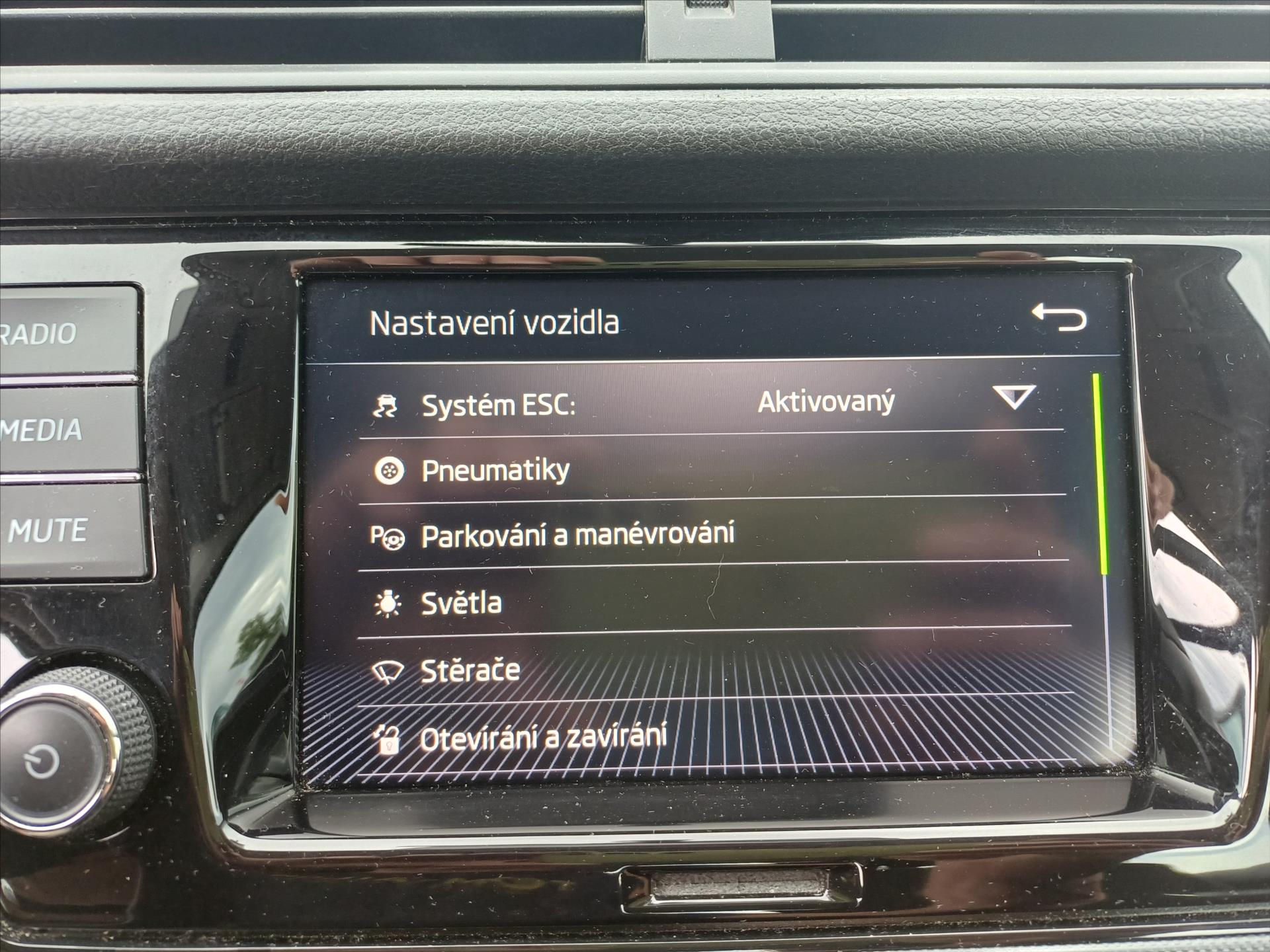skoda-fabia-1-0-tsi-70kw-active - 6