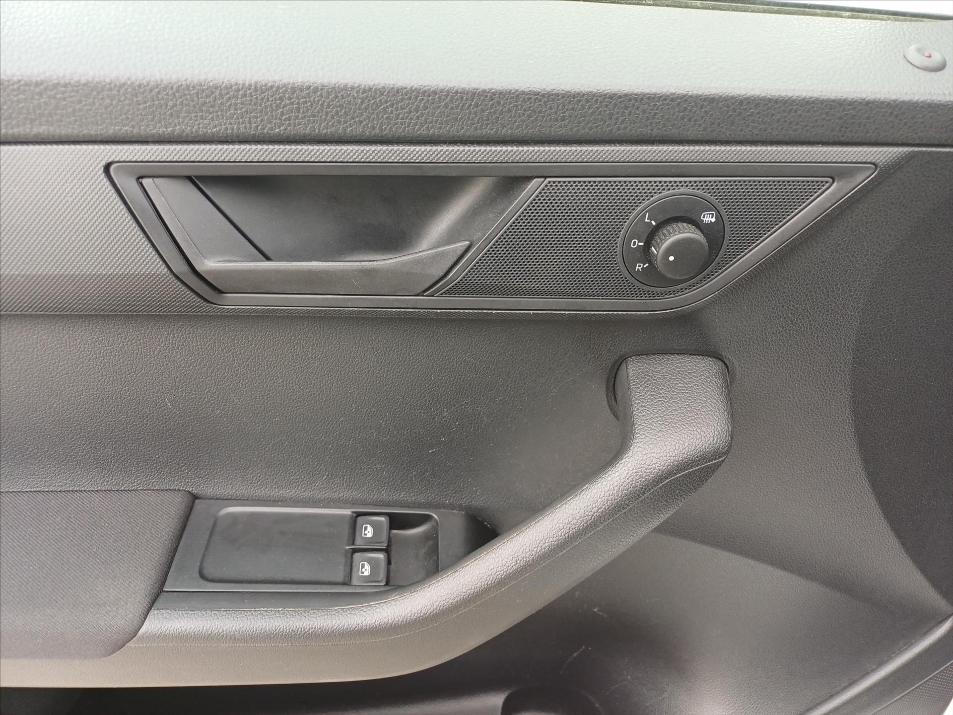 skoda-fabia-1-0-tsi-70kw-active - 9