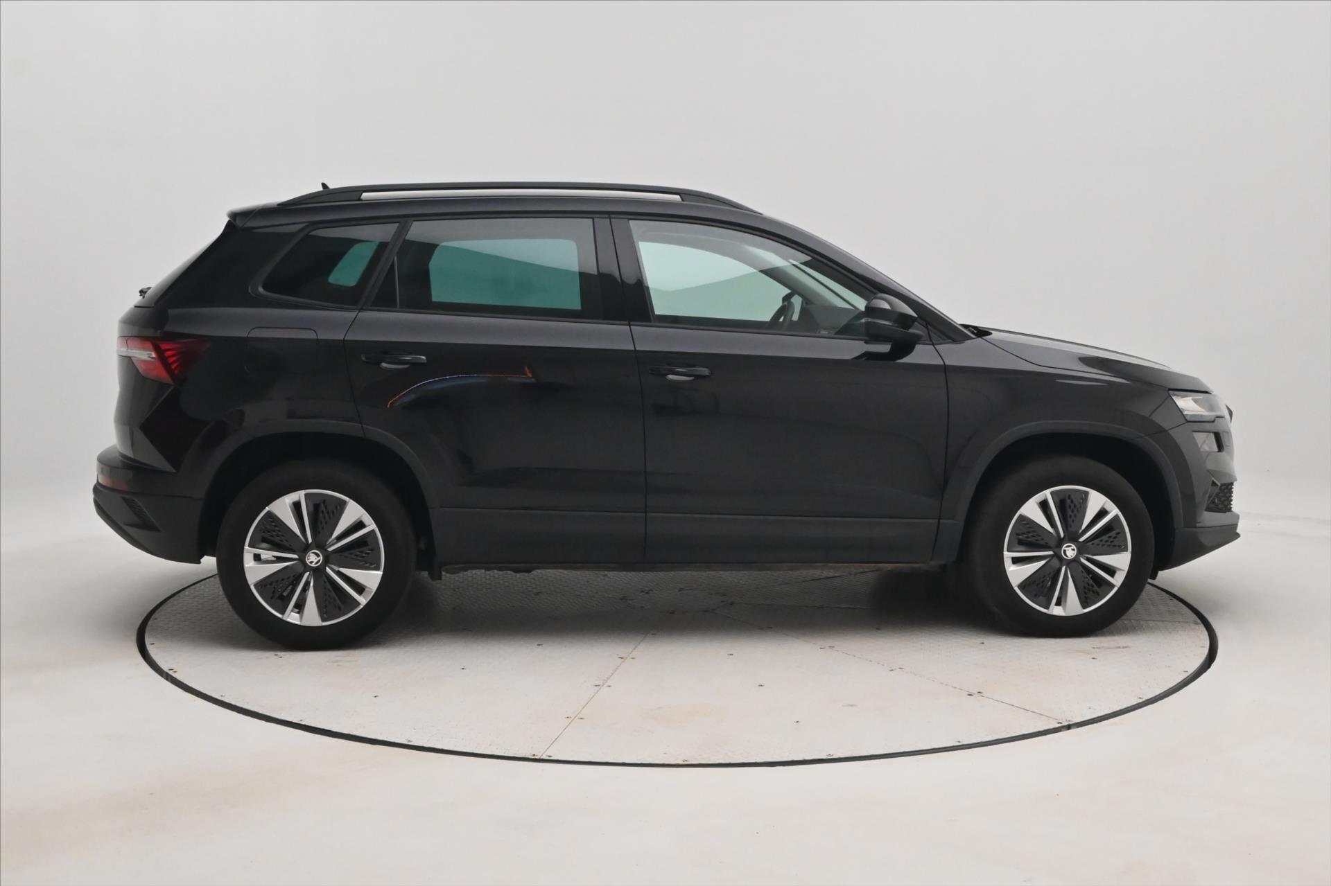 skoda-karoq-2-0-tdi-110-kw-ambition-kamera-zaruka-az-5-let - 3