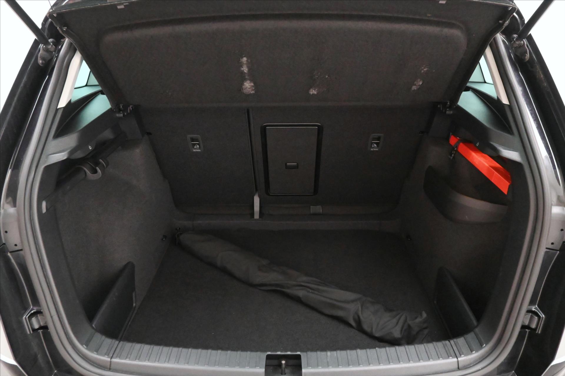 skoda-karoq-2-0-tdi-110-kw-ambition-kamera-zaruka-az-5-let - 9