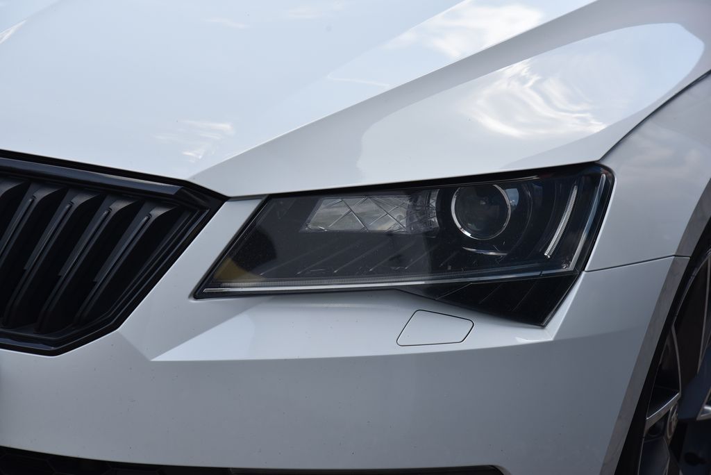 skoda-superb-2-0-tdi-140kw-4x4-sportline-co - 4