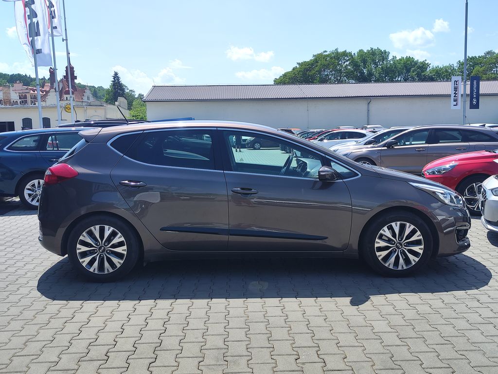 kia-ceed-1-6-crdi-100kw-cr-plny-servis - 3