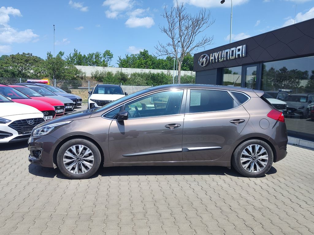 kia-ceed-1-6-crdi-100kw-cr-plny-servis - 7