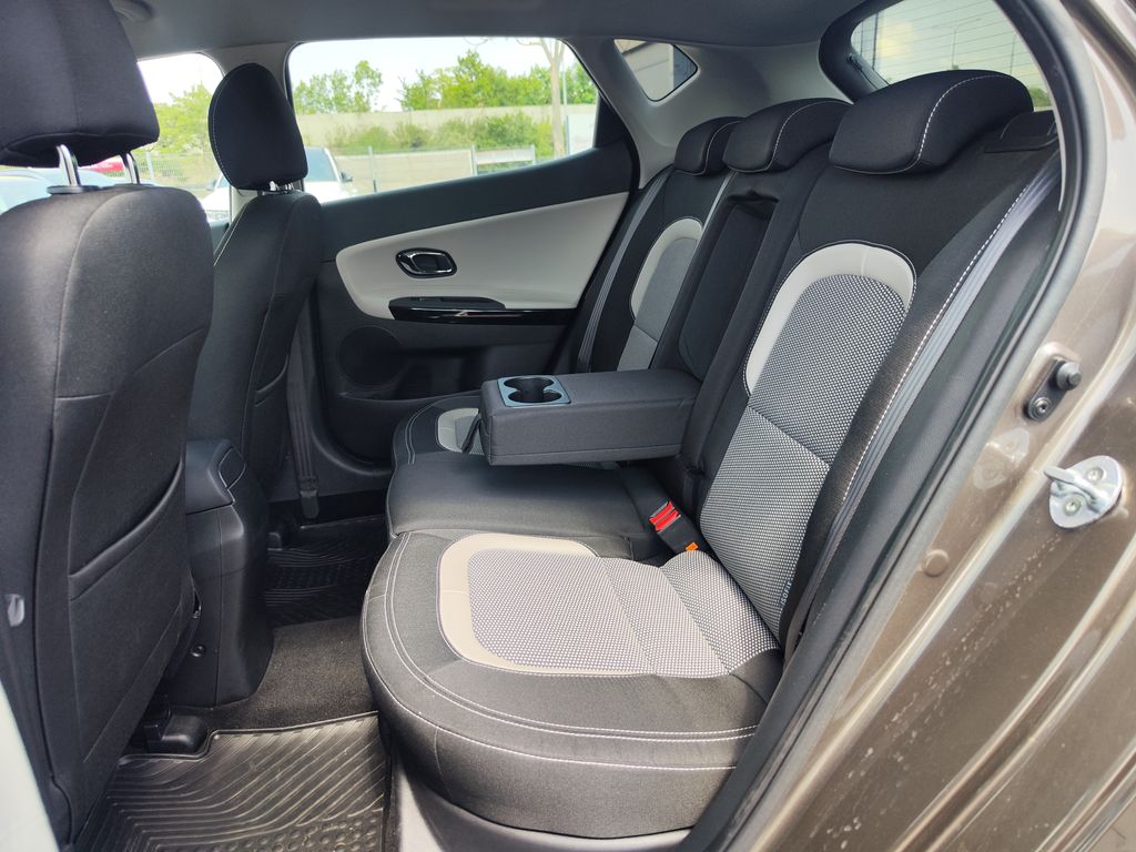 kia-ceed-1-6-crdi-100kw-cr-plny-servis - 9
