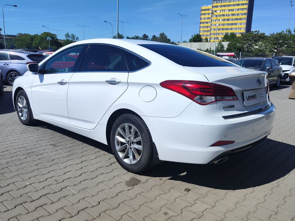 hyundai-i40-1-7-crdi-85kw-experience - 6
