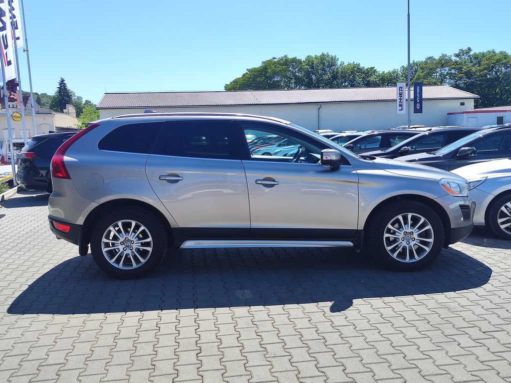 volvo-xc60-d5-2-4d-158kw-summum-awd - 3