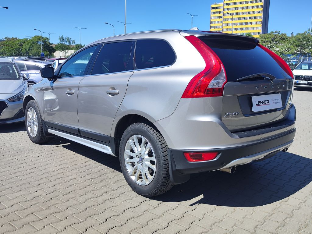 volvo-xc60-d5-2-4d-158kw-summum-awd - 6