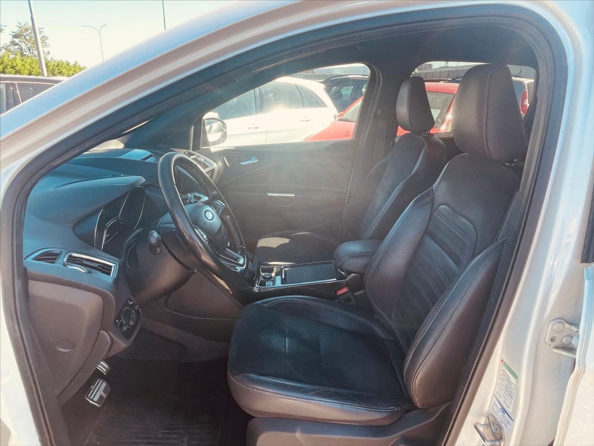 ford-kuga-2-0-tdci-st-line-automat-4x4 - 7