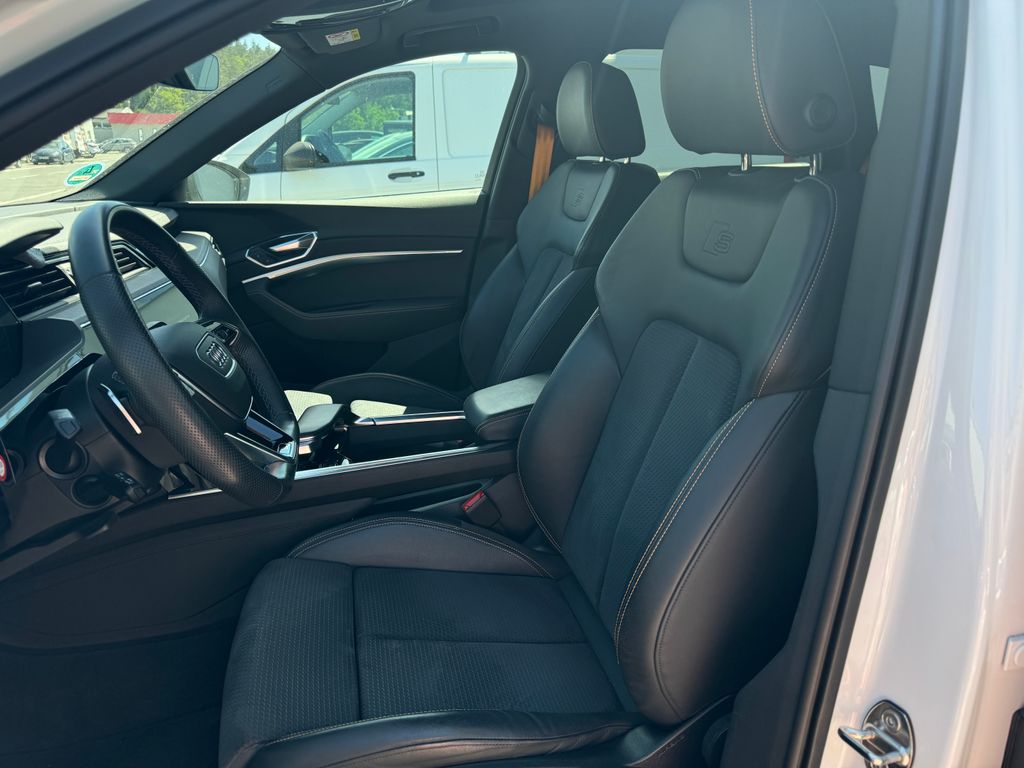 audi-e-tron-55-300kw-s-line-black-edition-tazne - 3