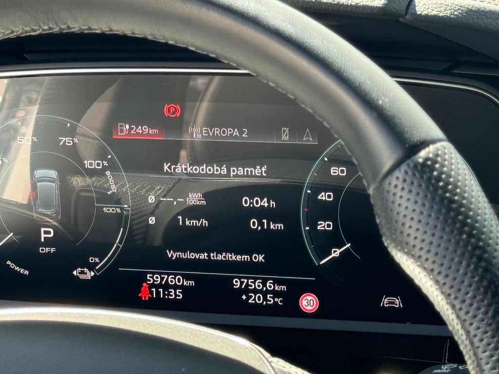 audi-e-tron-55-300kw-s-line-black-edition-tazne - 5