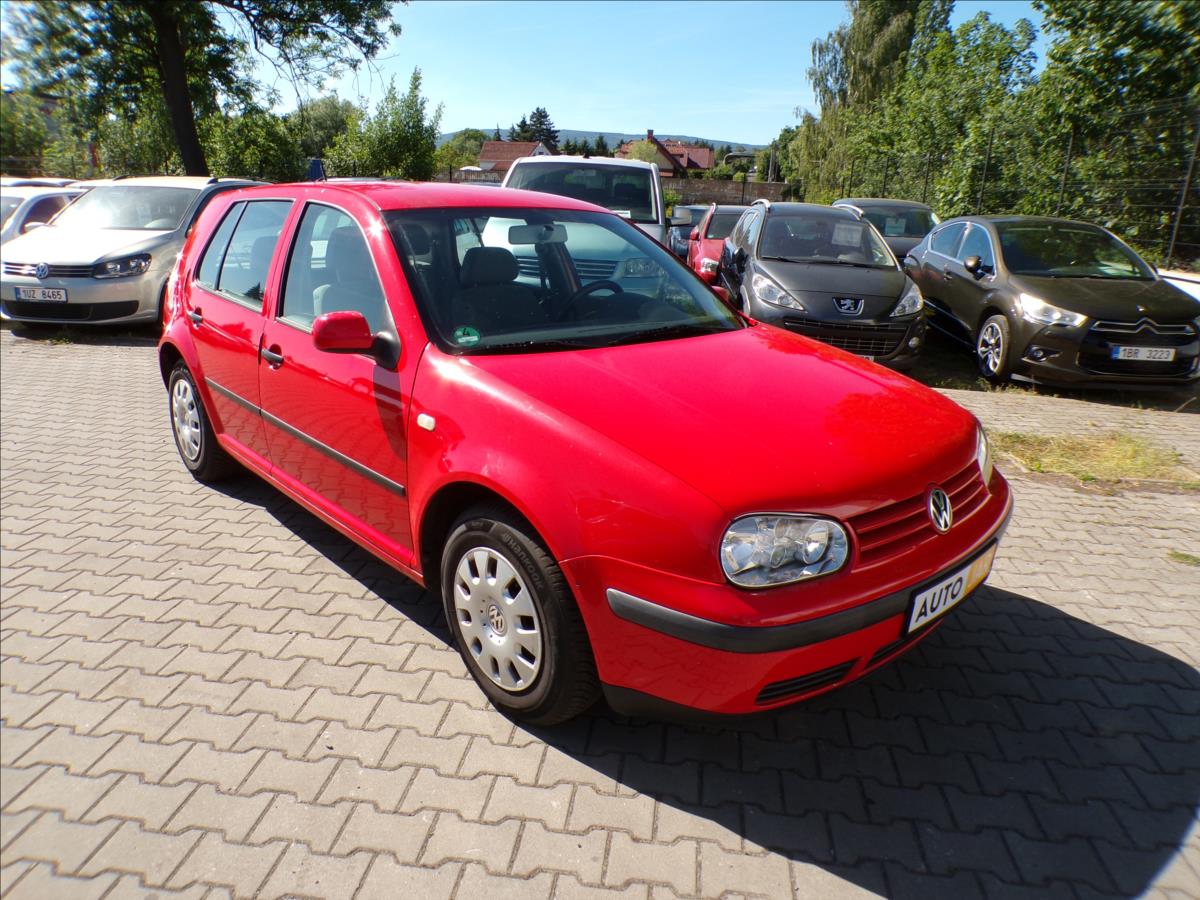 Volkswagen Golf 1,4 16V  TAŽNÉ ZAŘÍZENÍ,KAMERA
