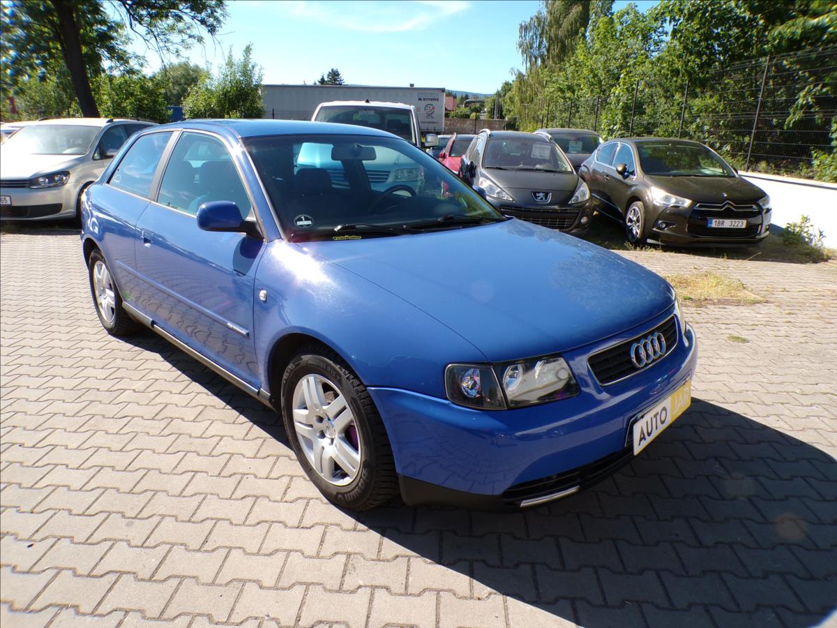 Audi A3 1,6 i  ALU KOLA