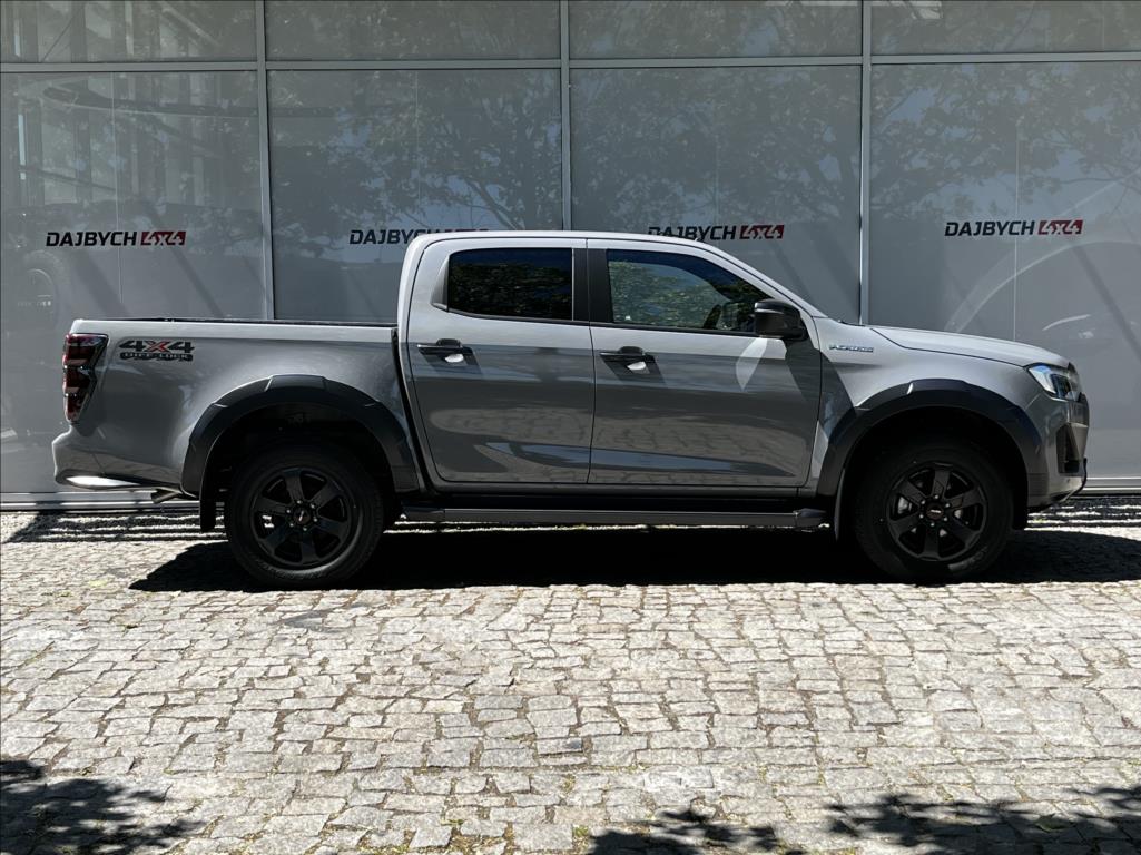 isuzu-d-max-1-9-double-cab-6at-v-cross-4x4 - 3