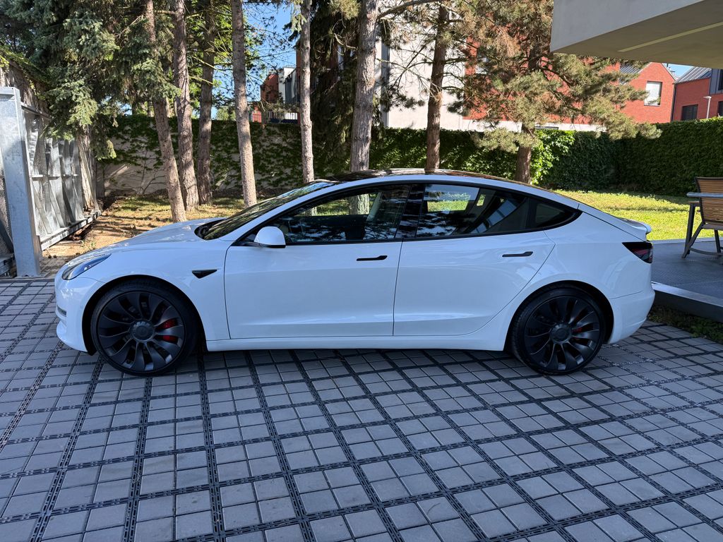 tesla-model-3-performance-82-kwh - 1