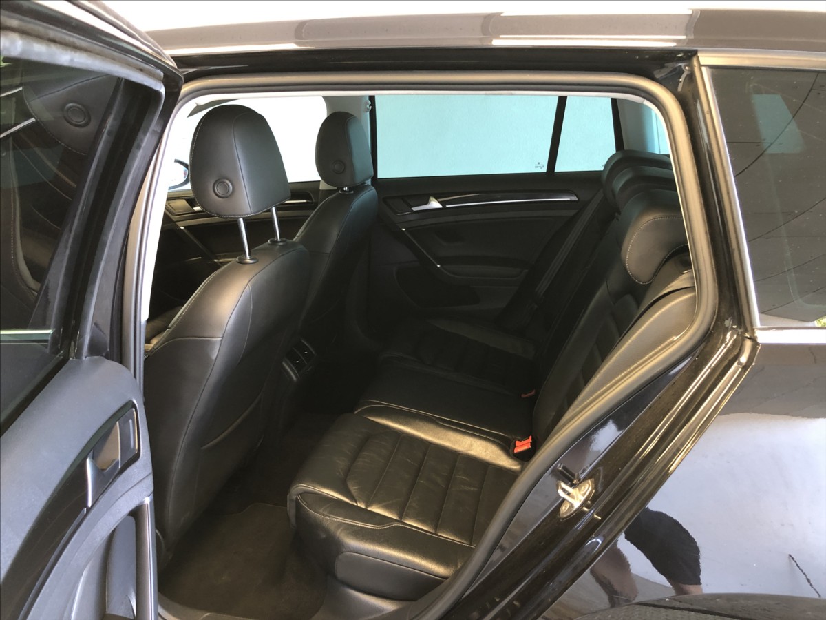 volkswagen-golf-2-0-tdi-dsg - 9