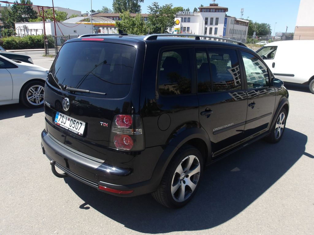 volkswagen-touran-2-0tdi-125kw-crosstouran-extre - 7