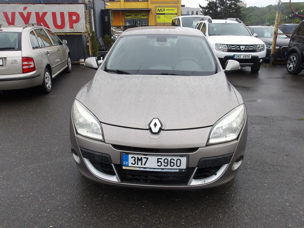 renault-megane-1-6i-74kw-pekny - 2