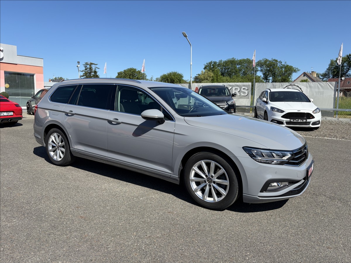 volkswagen-passat-2-0-tdi-110kw-dsg-led-navi-acctemp - 1