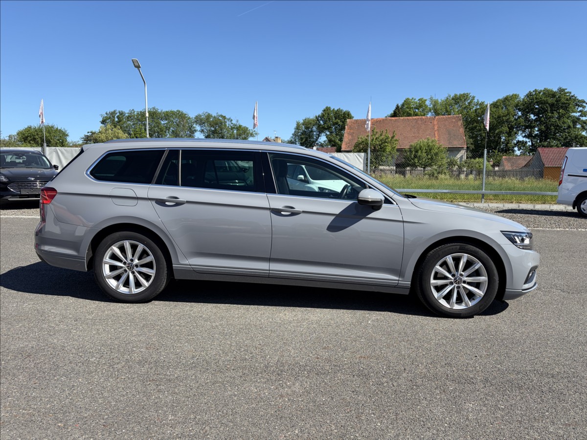 volkswagen-passat-2-0-tdi-110kw-dsg-led-navi-acctemp - 3
