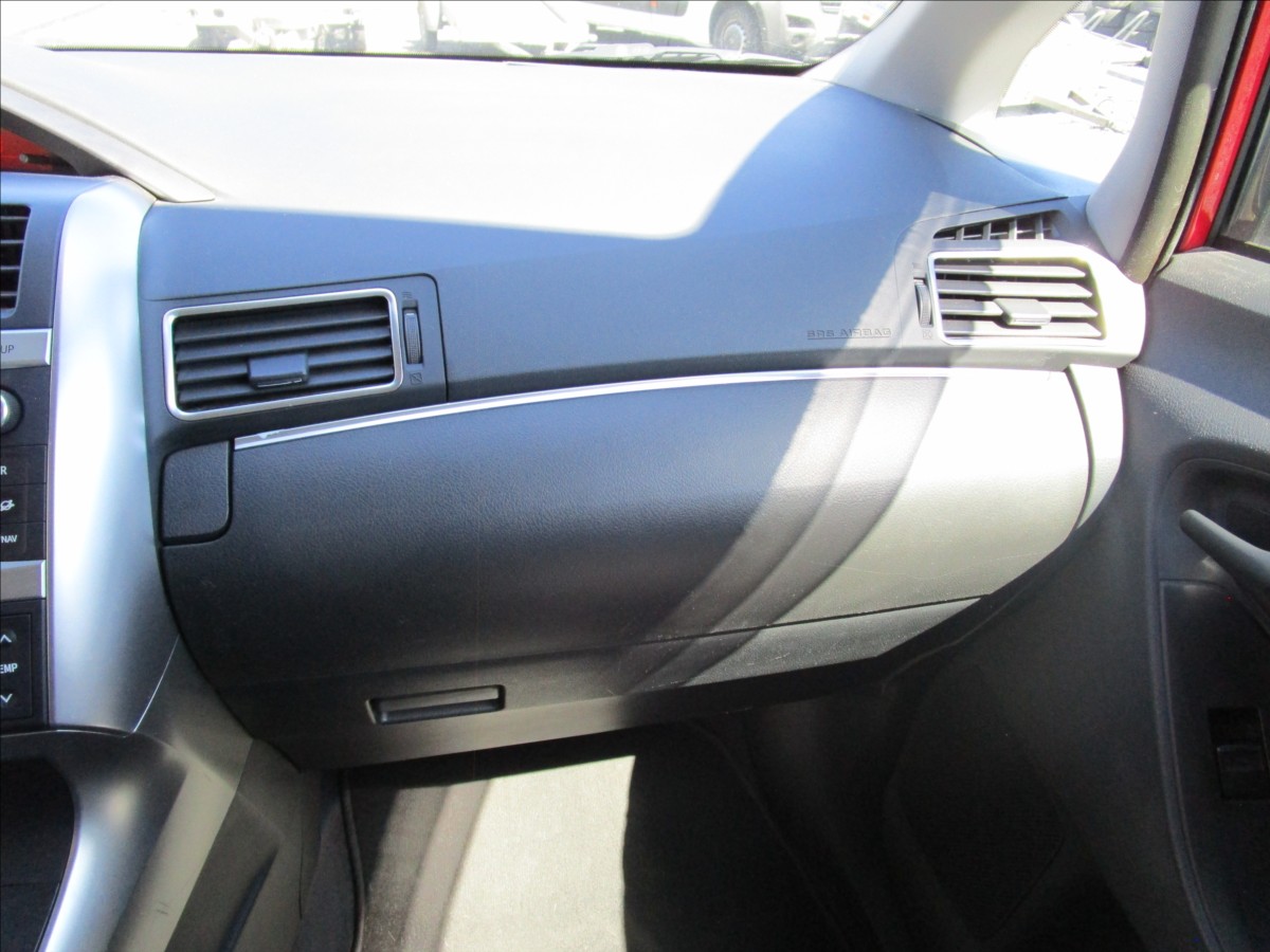 toyota-verso-1-6-d-4d-aut-klima-1-maj - 9