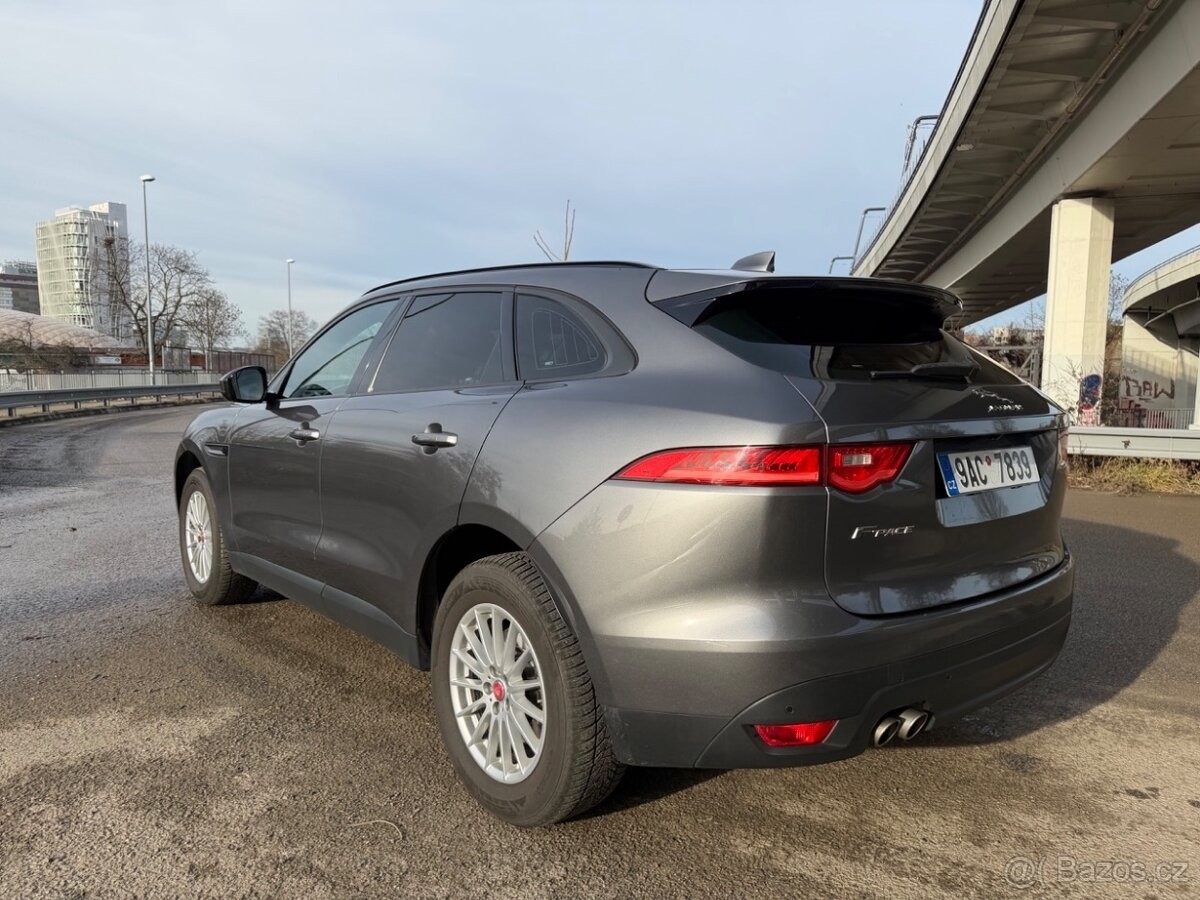 jaguar-f-pace-2-0 - 4