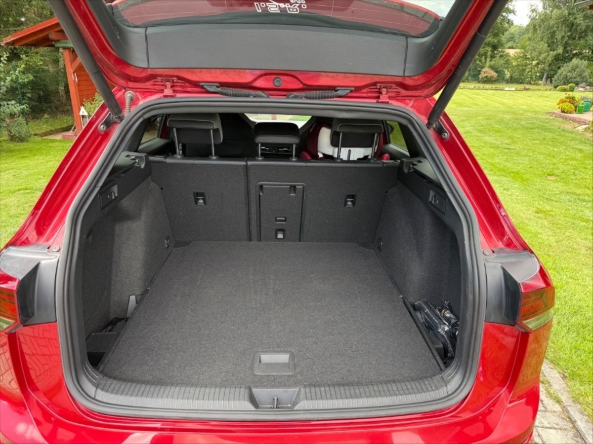 volkswagen-golf-variant-8-r-line-etsi - 9