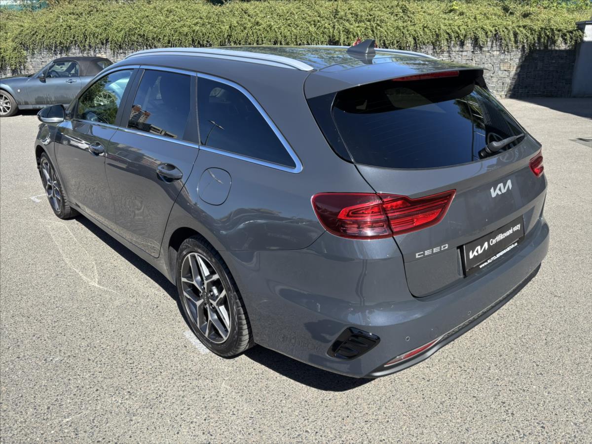 kia-ceed-1-5-tgdi-at-top-plnyserviskia - 2