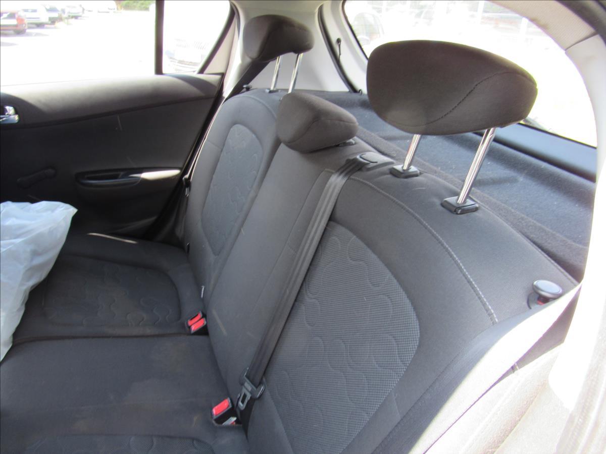 hyundai-i20-1-2-i-57kw - 9