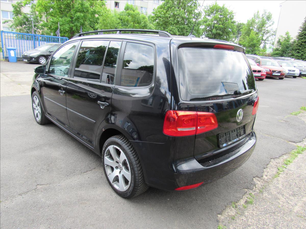 volkswagen-touran-2-0-tdi-103kw-dsg - 3