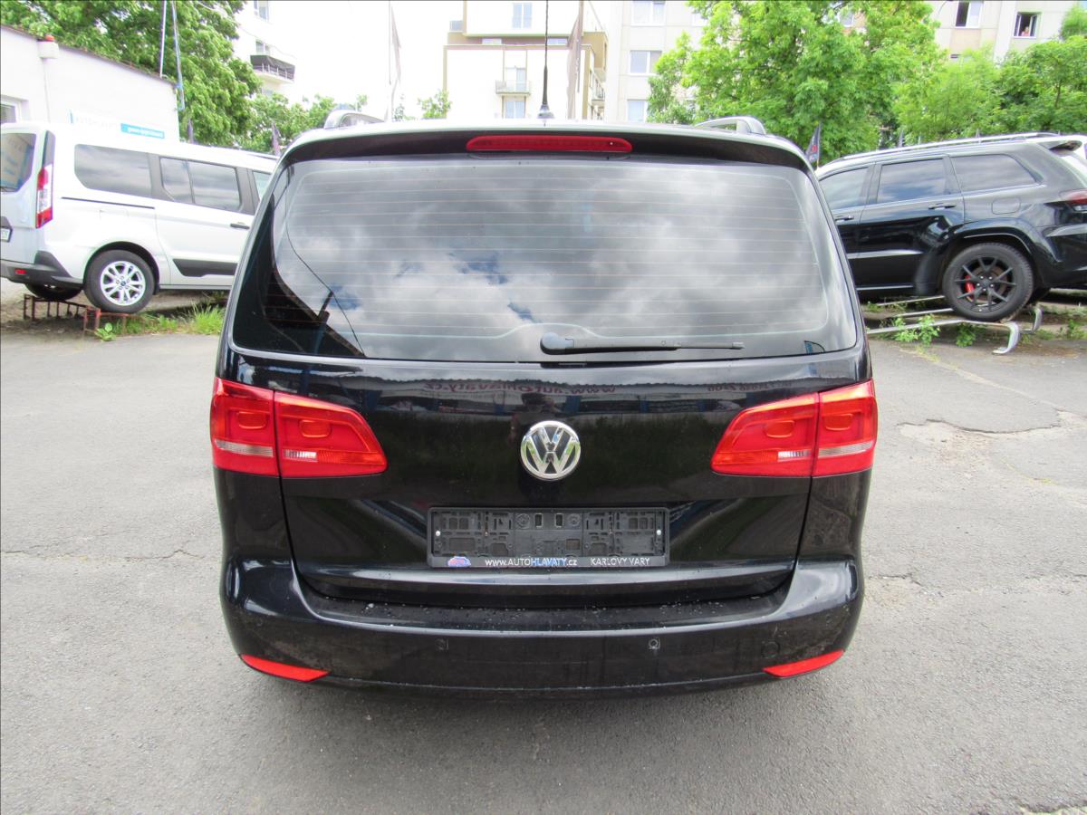 volkswagen-touran-2-0-tdi-103kw-dsg - 4