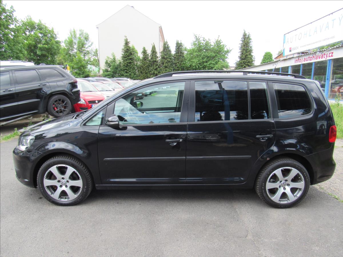 volkswagen-touran-2-0-tdi-103kw-dsg - 6